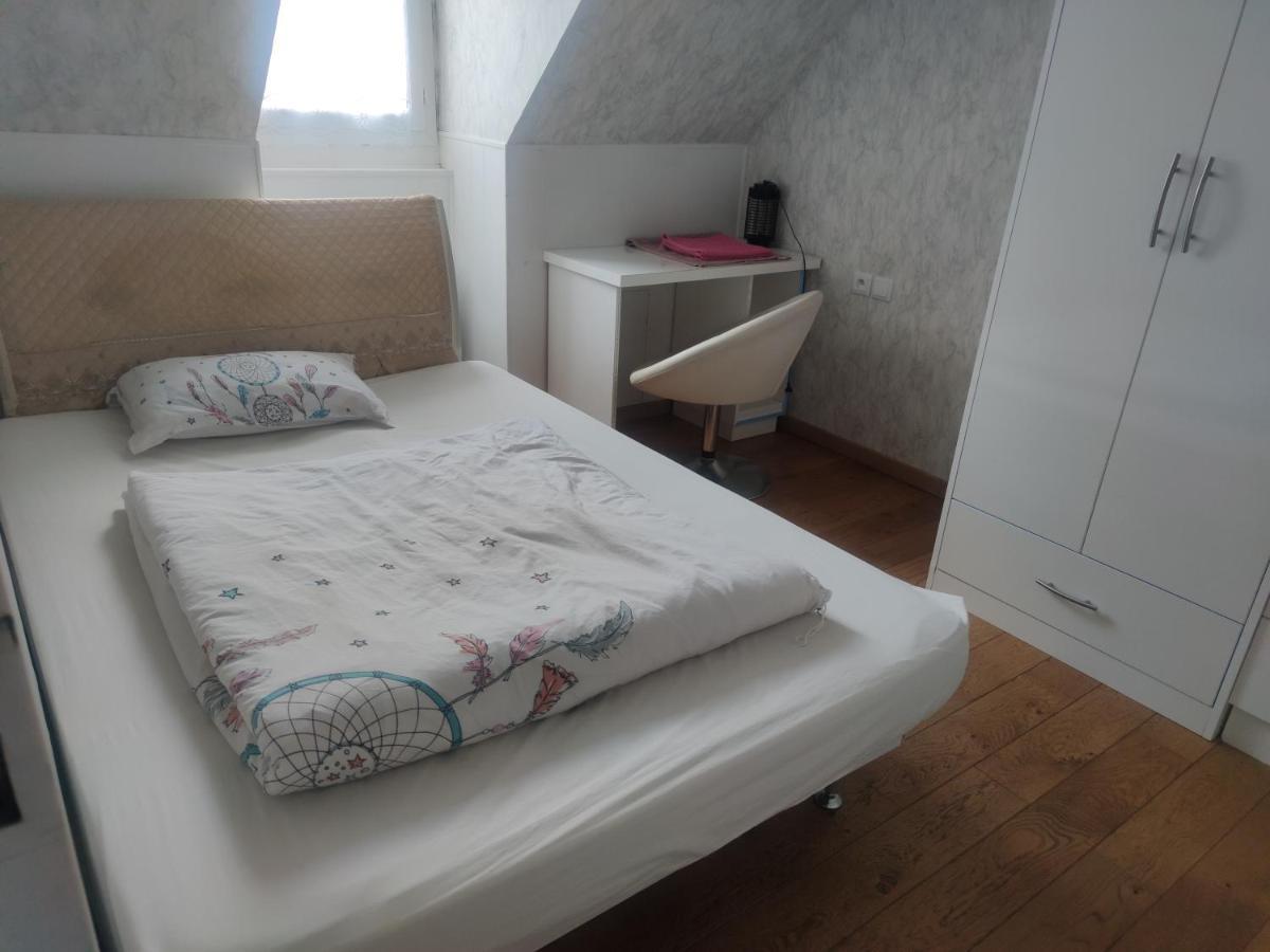 Chambre privée à Bobigny Exterior foto